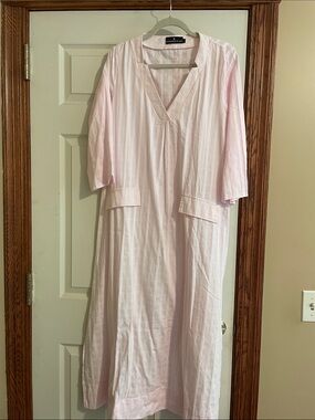 Pomander Place Light Pink Textured Bathing suit cover up